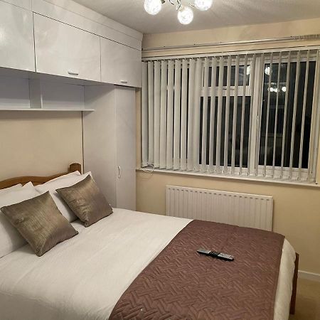Elegant Devon Villa Luton  Eksteriør bilde